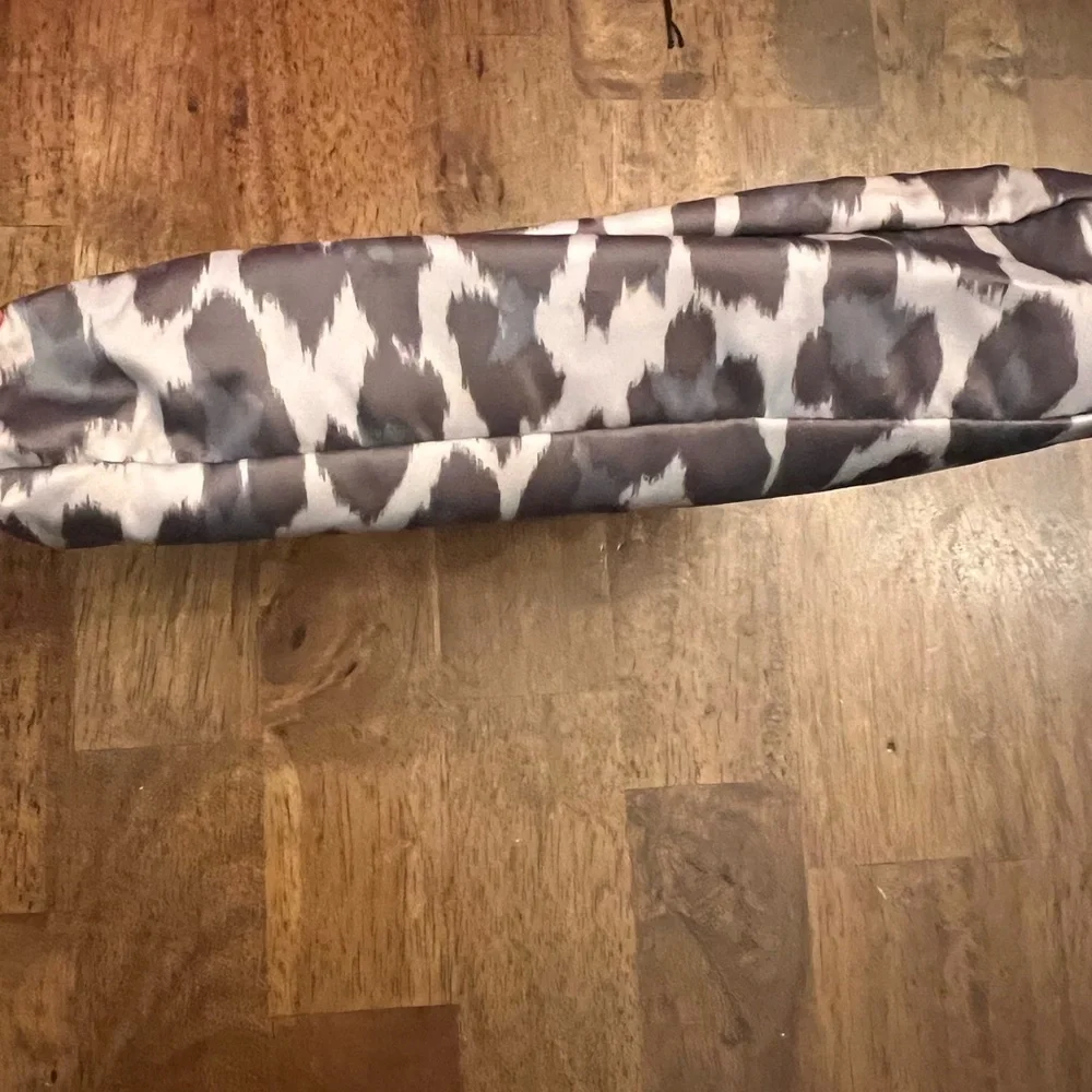 LeSportsac Boutique Black and Gray Clutch Leopard print Y2K vintage clutch